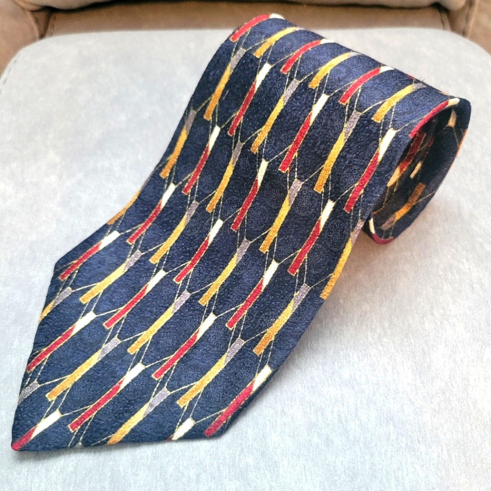 Repp Ltd 100% Silk Elegant Patterned Men's Tie